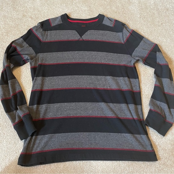 ❤️2/$30 Men’s Quicksilver long sleeve - Picture 1 of 2